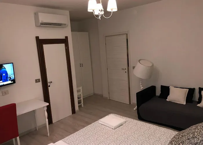 Piazza Grande לינה וארוחת בוקר בולוניה